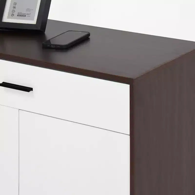Zapatero de Madera Independiente de Cuatro Niveles con un Cajón, Puertas de Armario Blancas y Estantes Ajustables, Ideal para Entradas, Nogal