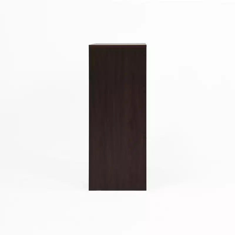 Zapatero de Madera Independiente de Cuatro Niveles con un Cajón, Puertas de Armario Blancas y Estantes Ajustables, Ideal para Entradas, Nogal