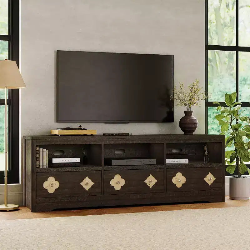 Mueble de TV Moderno de Mediados de Siglo de 70" para TV de 85" - Cajón Tallado con Tiradores de Cristal, Gestión de Cables, Capacidad de 220 libras, Centro de Medios de Madera MDF
