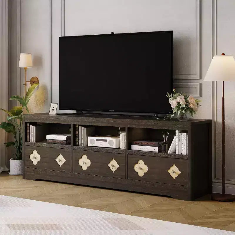 Mueble de TV Moderno de Mediados de Siglo de 70" para TV de 85" - Cajón Tallado con Tiradores de Cristal, Gestión de Cables, Capacidad de 220 libras, Centro de Medios de Madera MDF