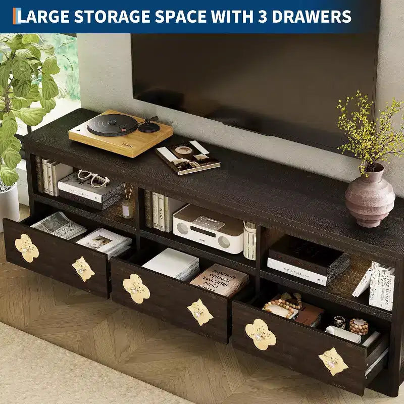 Mueble de TV Moderno de Mediados de Siglo de 70" para TV de 85" - Cajón Tallado con Tiradores de Cristal, Gestión de Cables, Capacidad de 220 libras, Centro de Medios de Madera MDF