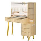 Tocador empotrado con espejo, 5 cajones, encimera de cristal, puertas de gabinete, estantes ajustables, patas de madera y amplio espacio de almacenamiento.