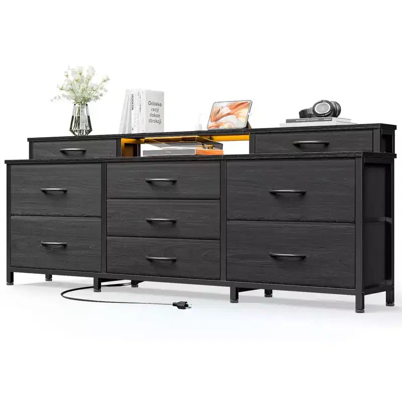 Cajonera Grande de Tela de 63 Pulgadas de Ancho con 9 Cajones, Luces LED, Tomas de Corriente, Estantes, Organizador de Almacenamiento, Dormitorio, Tapa de Madera Negra
