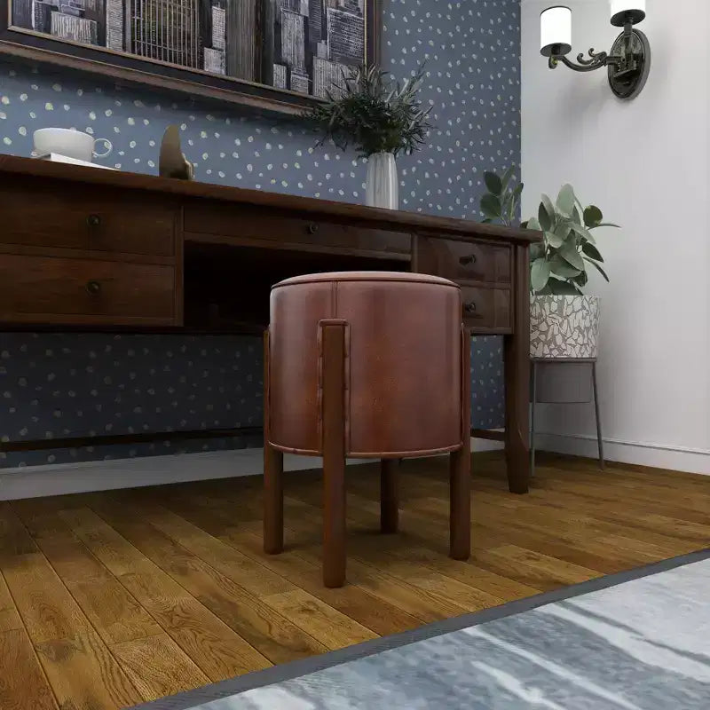 Tabouret en cuir traditionnel marron - Olivia & May : Cadre rond en bois, aucun assemblage, nettoyer les taches.