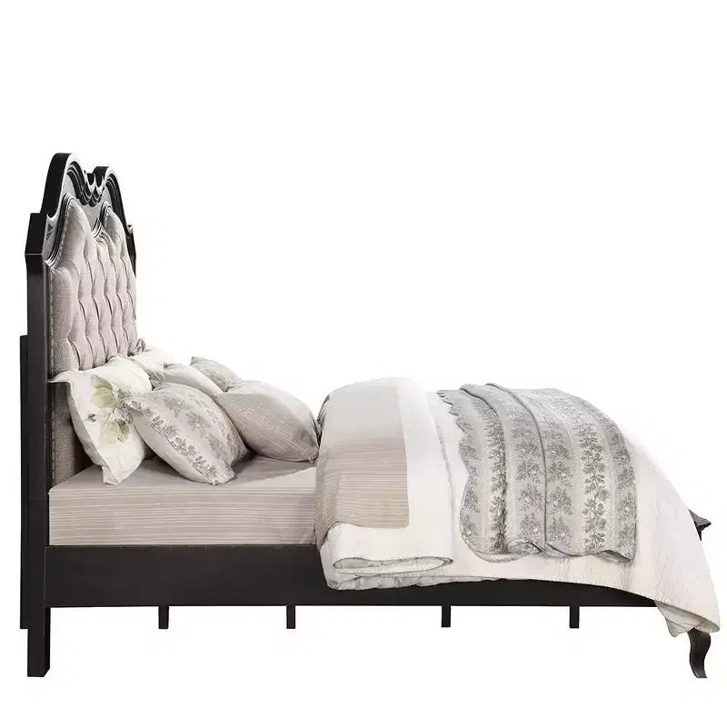 Cama Queen de 169 cm, tela beige, acabado negro antiguo - Tapicería de lino, marco de madera, diseño capitoné
