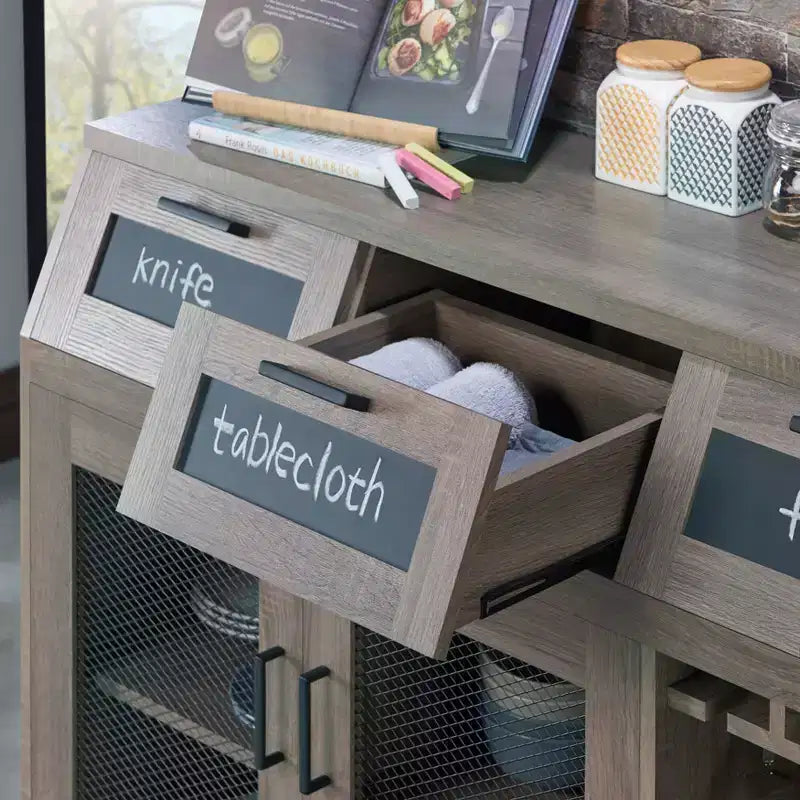 Buffet de 4 Cajones Sage - HOMES: Inside + Out